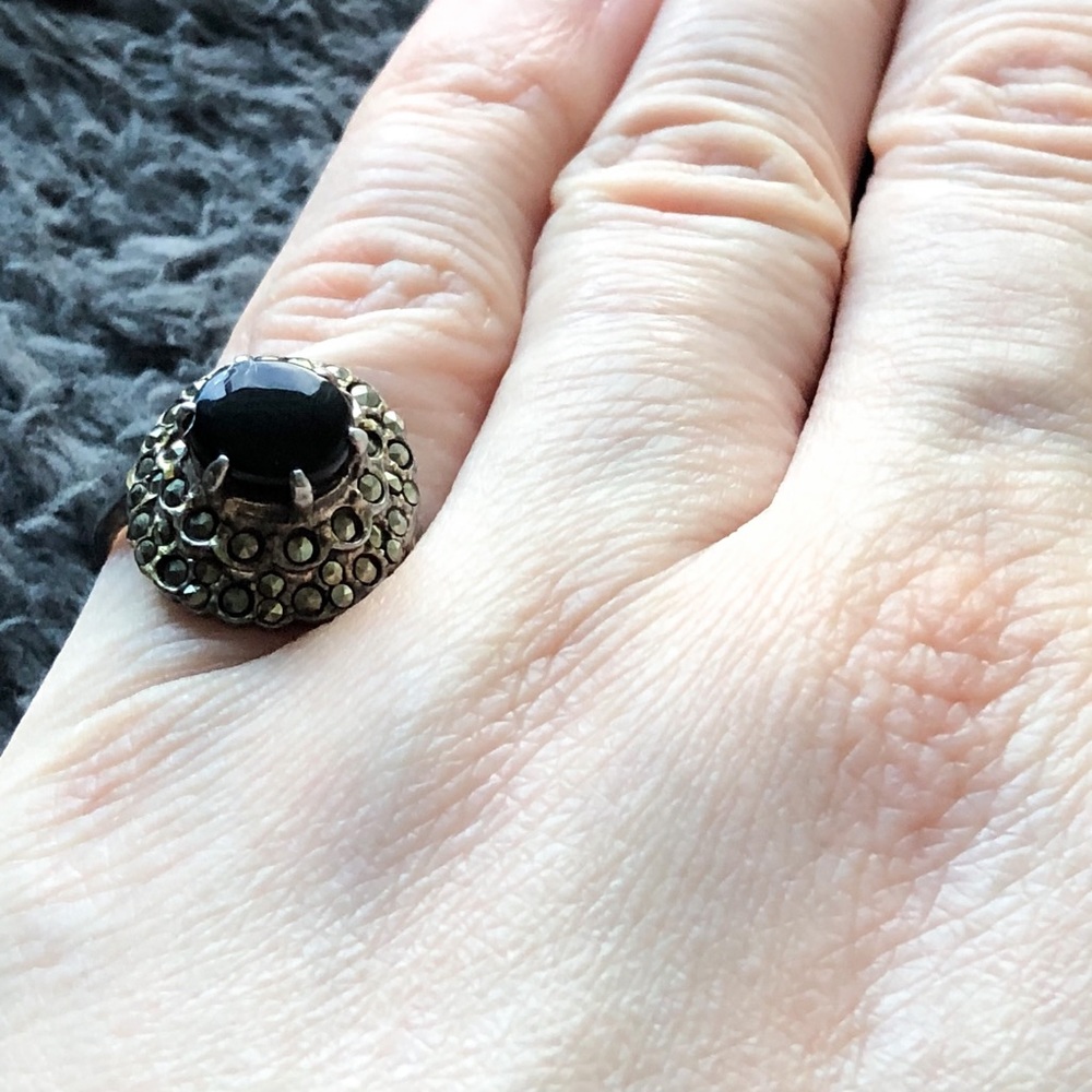 🚨🚨🚨🚨FINAL SALE!!!!🚨🚨🚨🚨 Vintage silver marcasite ring with onyx size 6 Art Deco